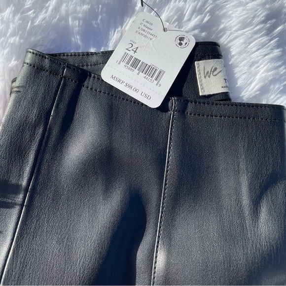 NWT FREE PEOPLE FUAX LEATHER VEGAN BLACK SKINNY LEG PANTS SIZE 24 - Picture 2 of 11